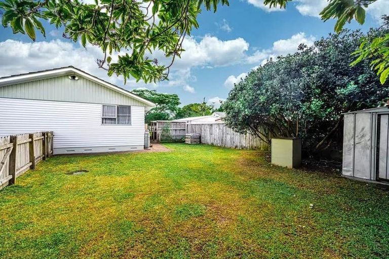 Photo of property in 4 Tangelo Place, Bucklands Beach, Auckland, 2012