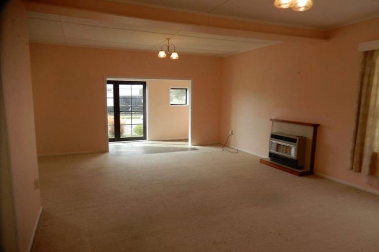 Photo of property in 16 Erin Street, Hawera, 4610