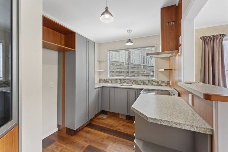 Photo of property in 4 Summit Road, Fairfield, Lower Hutt, 5011