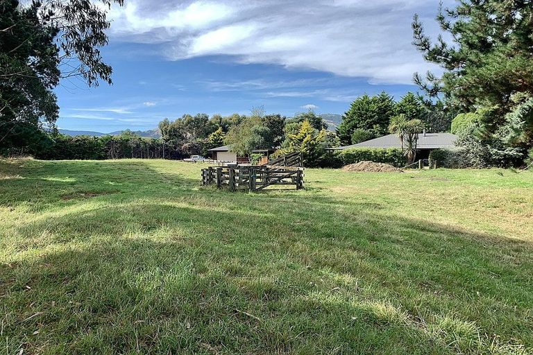 Photo of property in 224 Pukenamu Road, Te Horo, Otaki, 5581