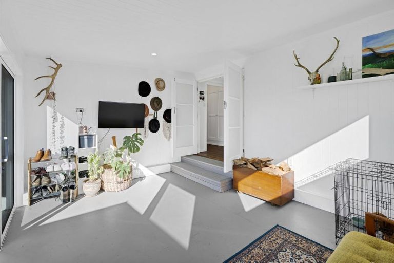 Photo of property in 2 Orlando Street, Stratford, 4332