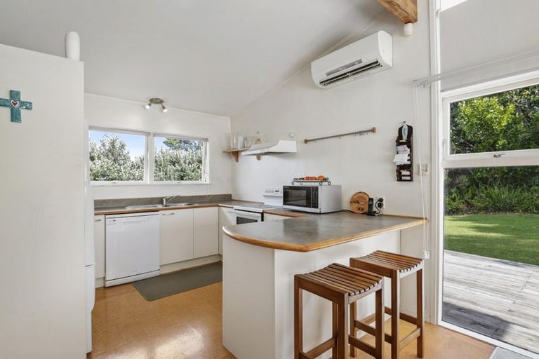 Photo of property in 44 Woodstock Road, Forrest Hill, Auckland, 0620