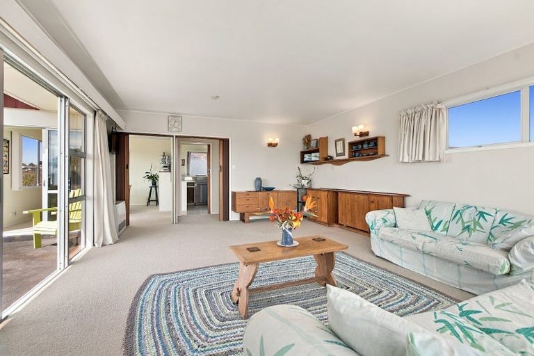 Photo of property in 7 Montana Place, Merrilands, New Plymouth, 4312