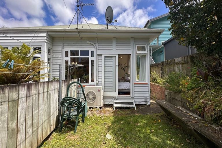 Photo of property in 1/17 Clifton Terrace, Kelburn, Wellington, 6012