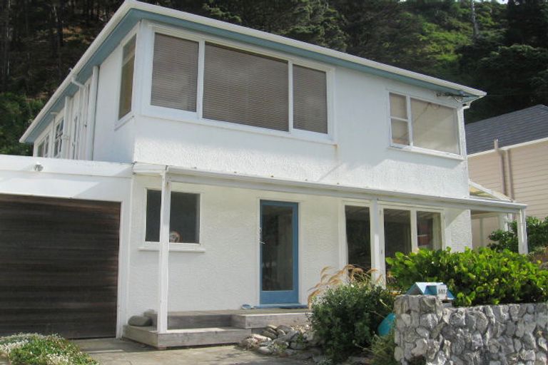 Photo of property in 147 Breaker Bay Road, Breaker Bay, Wellington, 6022