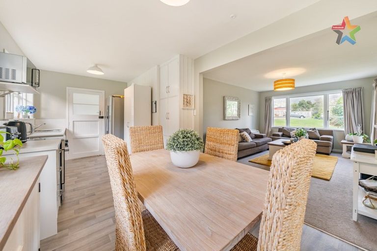 Photo of property in 15 Kennedy Grove, Stokes Valley, Lower Hutt, 5019