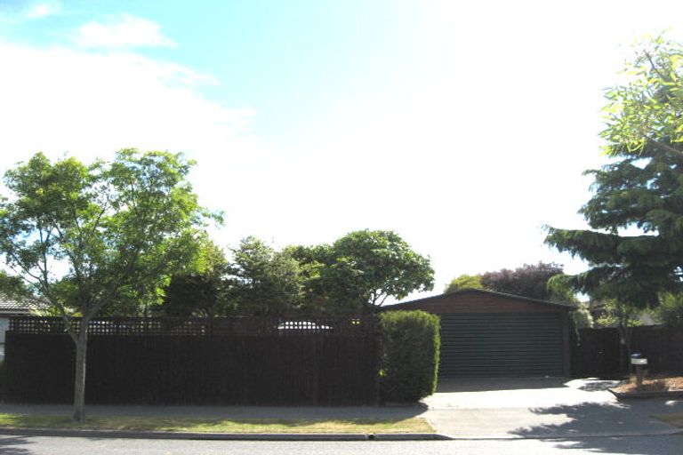 Photo of property in 95 Royal Park Drive, Parklands, Christchurch, 8083