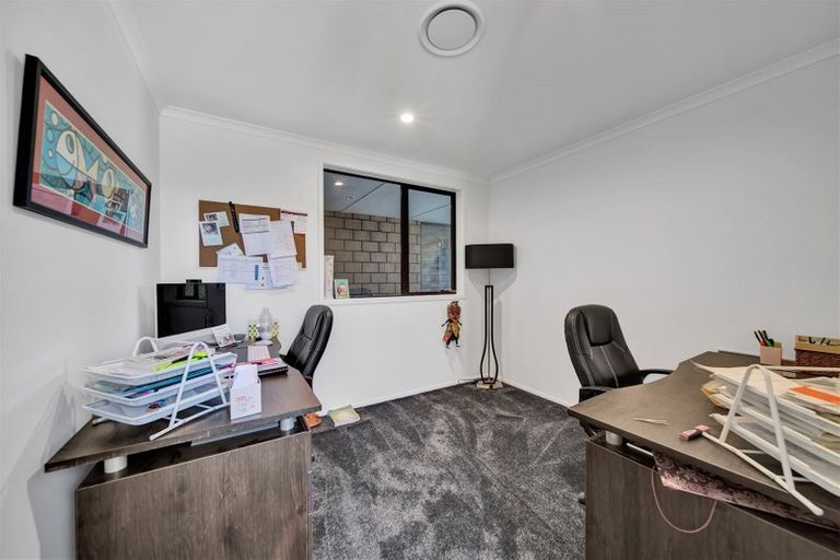 Photo of property in 15 Thomason Road, Egmont Village, New Plymouth, 4371