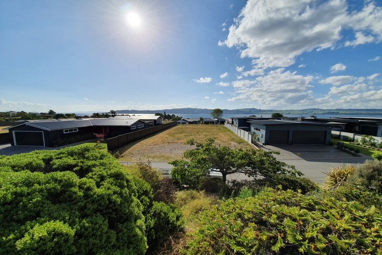 Photo of property in 20 Kurapoto Lane, Rainbow Point, Taupo, 3330