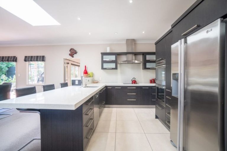 Photo of property in 26 Pahiatua Street, Hokowhitu, Palmerston North, 4410