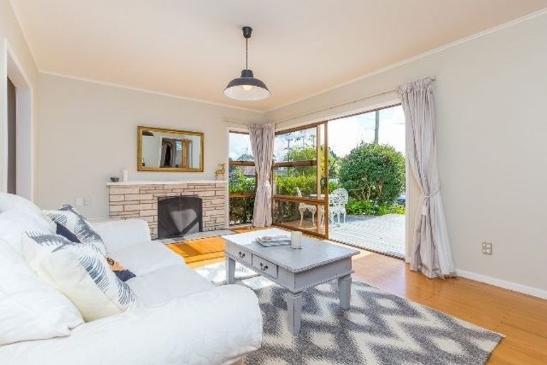 Photo of property in 177 Beach Haven Road, Beach Haven, Auckland, 0626