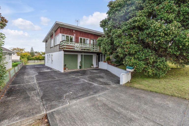 Photo of property in 67 Beach Road, Mellons Bay, Auckland, 2014