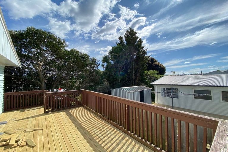 Photo of property in 126 View Road, Sunnyvale, Auckland, 0612
