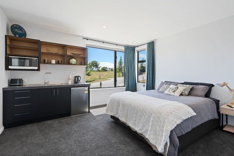 Photo of property in Meadowstone Alpha Series, 28 Sapphire Spring Rise, Wanaka, 9305