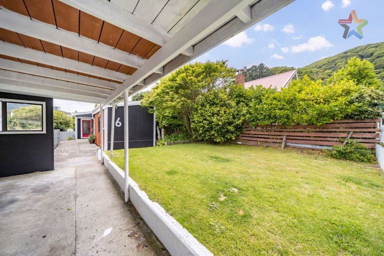 Photo of property in 6 Puriri Street, Eastbourne, Lower Hutt, 5013