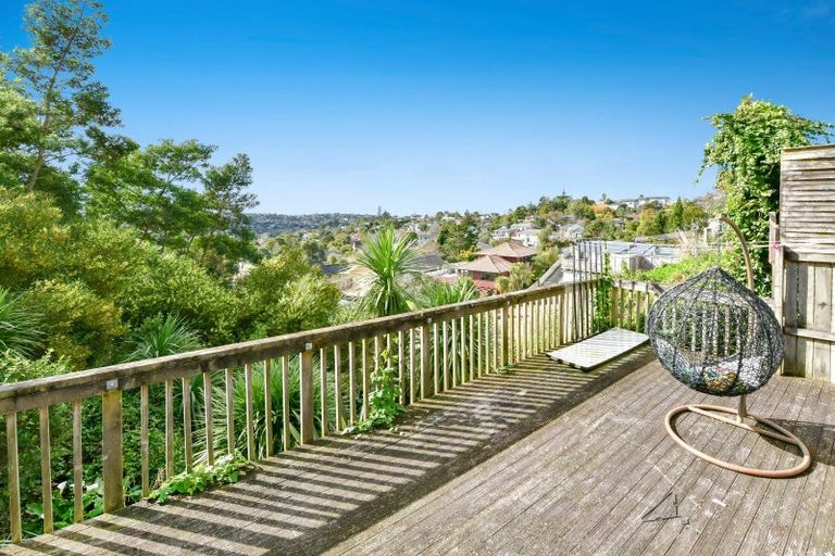 Photo of property in 579 East Coast Road, Browns Bay, Auckland, 0630
