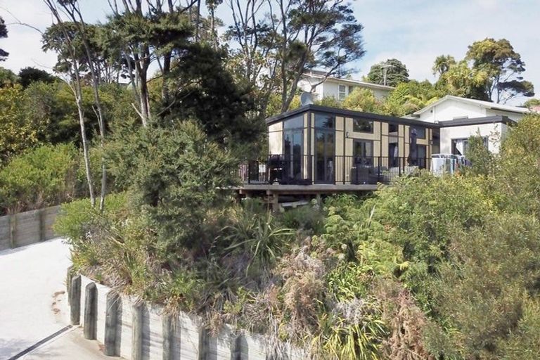 Photo of property in 10 Cross Street, Raglan, 3225