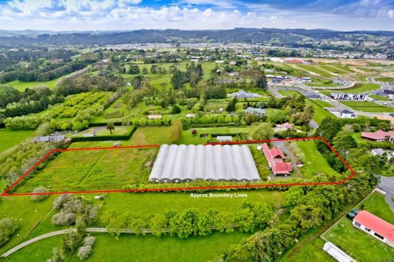 Photo of property in 108 Station Road, Kumeu, 0891