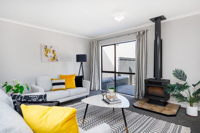 Photo of property in 24a Dorset Crescent, Hokowhitu, Palmerston North, 4410