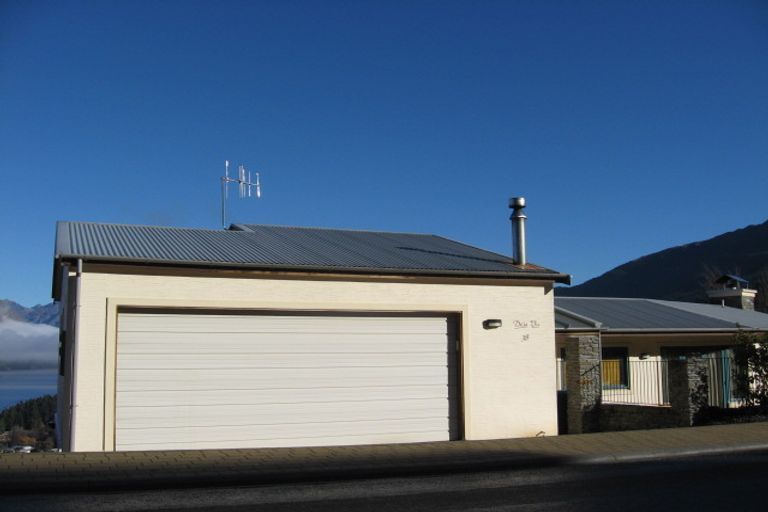 Photo of property in 38 Belfast Terrace, Queenstown, 9300