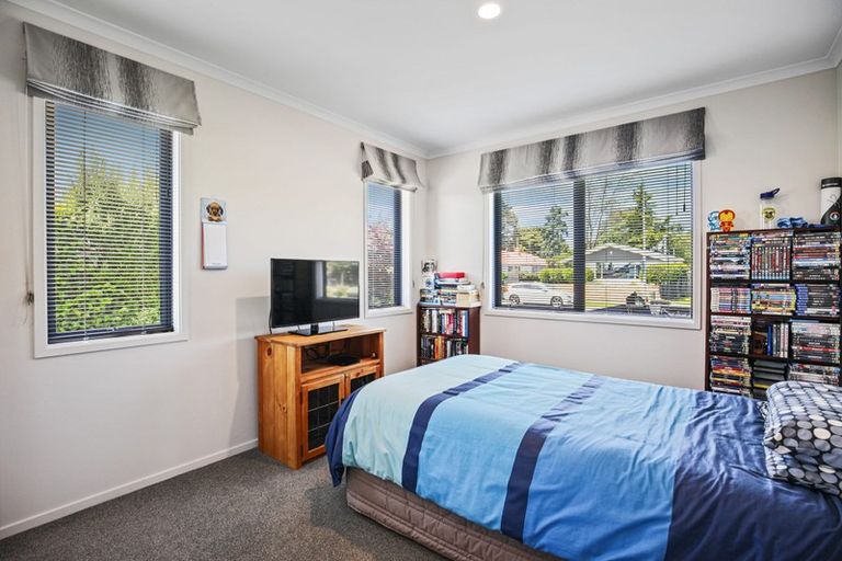 Photo of property in 17 Waratah Street, Avondale, Christchurch, 8061