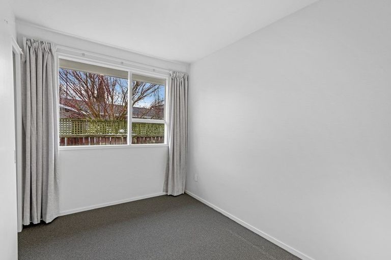 Photo of property in 6b Kaputone Place, Belfast, Christchurch, 8051