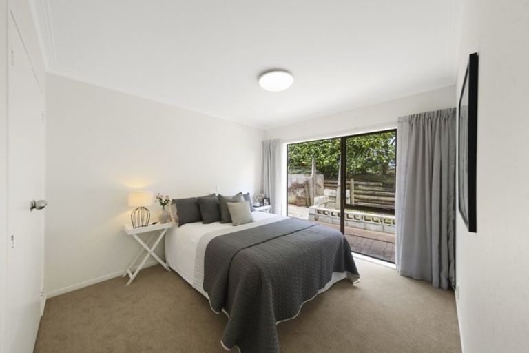 Photo of property in 33 William Bryan Drive, Half Moon Bay, Auckland, 2012