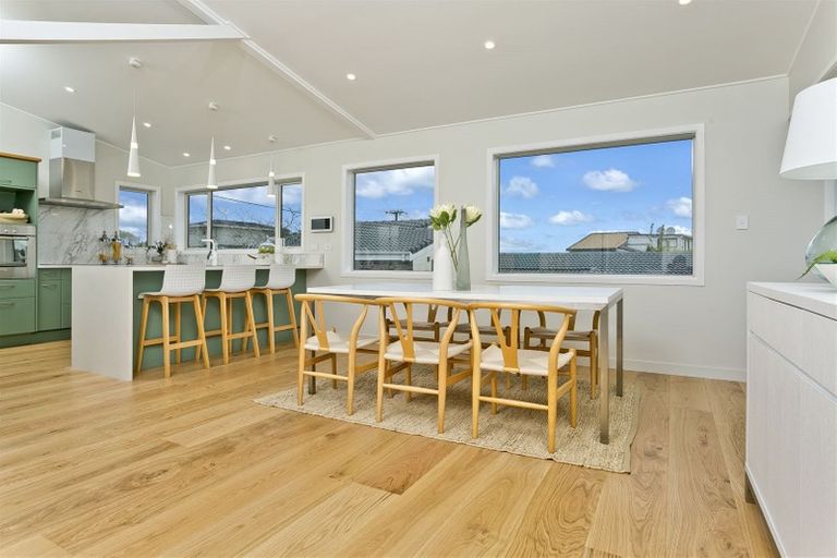 Photo of property in 1/30 Gulf View Road, Murrays Bay, Auckland, 0630