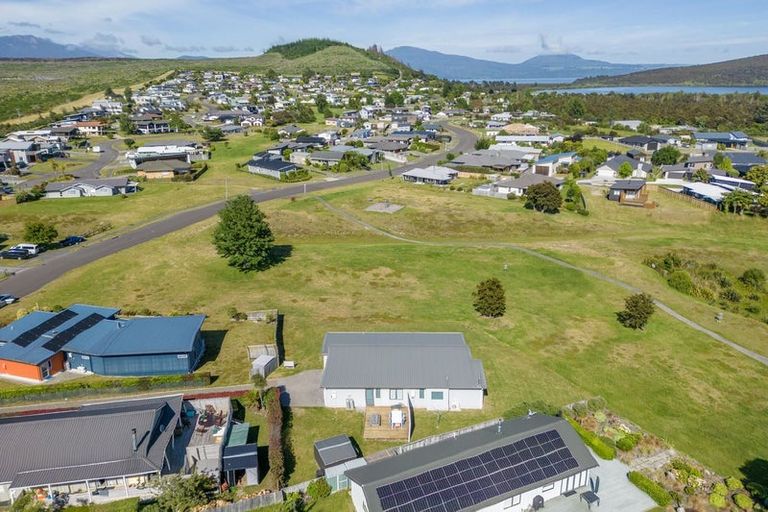 Photo of property in 112 Parekaawa Drive, Motuoapa, 3382