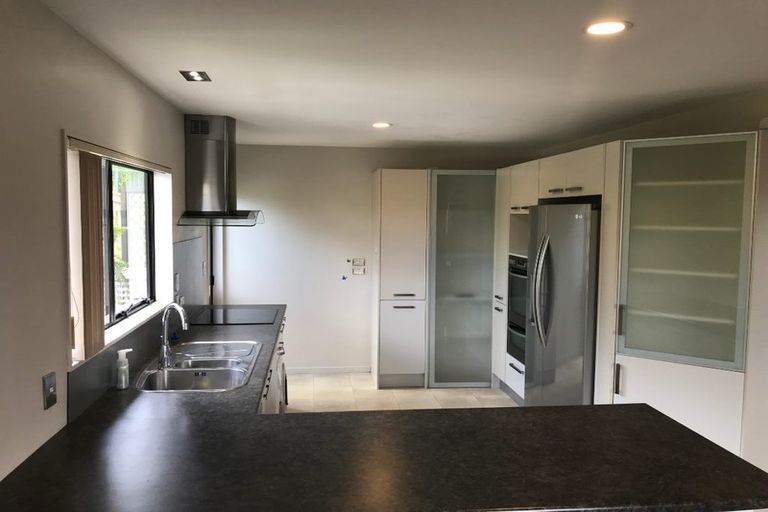 Photo of property in 25 Unsworth Drive, Unsworth Heights, Auckland, 0632