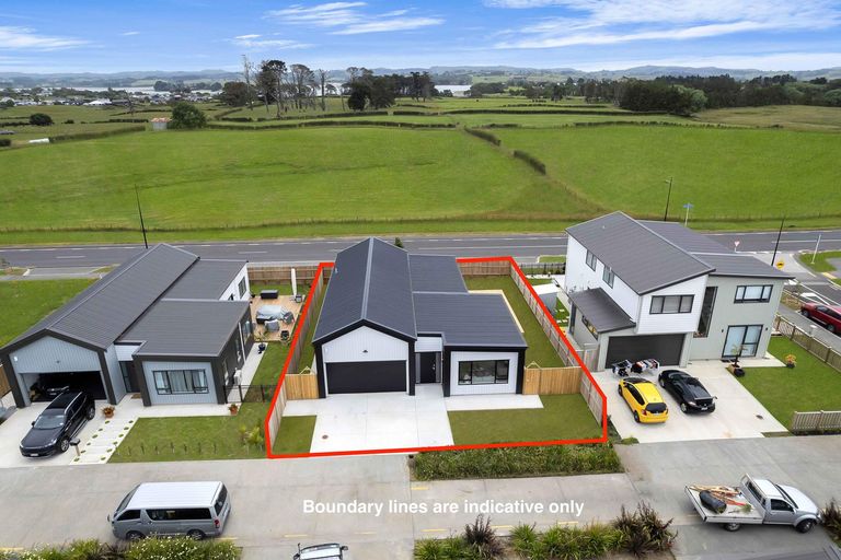 Photo of property in 73 Clarks Beach Road, Clarks Beach, 2122