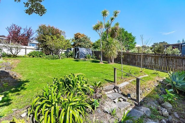 Photo of property in 12 Gilshennan Valley, Red Beach, 0932