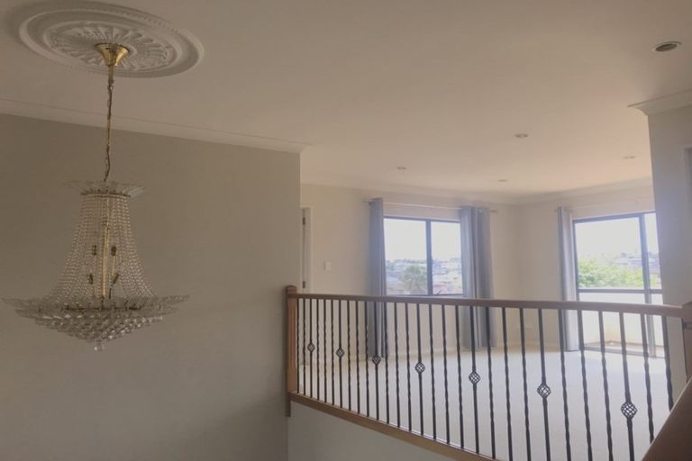 Photo of property in 132 Hugh Green Drive, Pinehill, Auckland, 0632