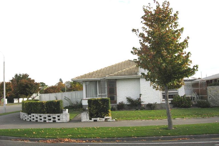 Photo of property in 1/23 Maidstone Road, Ilam, Christchurch, 8041