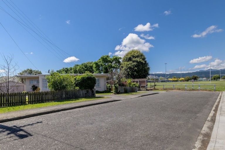 Photo of property in 11 Derby Street, Levin, 5510
