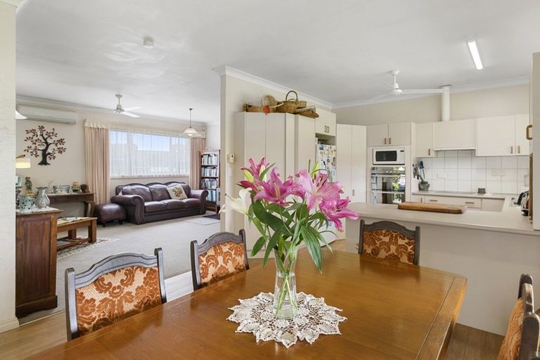 Photo of property in 72 Toi Street, Otaki Beach, Otaki, 5512
