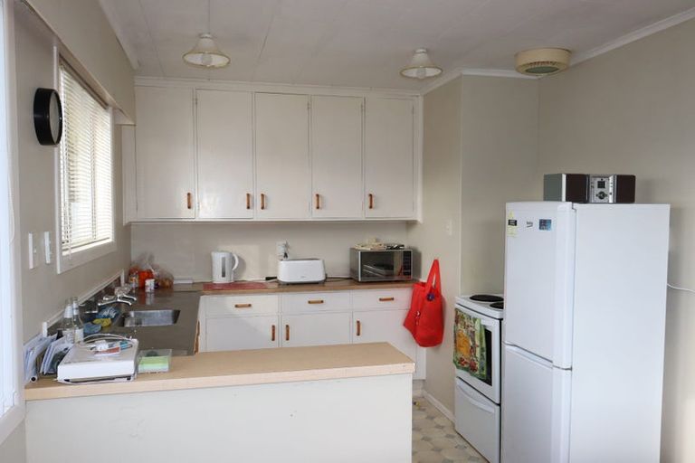 Photo of property in 2/84 Miranda Street, Stratford, 4332