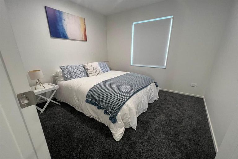 Photo of property in 2 Warbler Crescent, Papakura, 2110