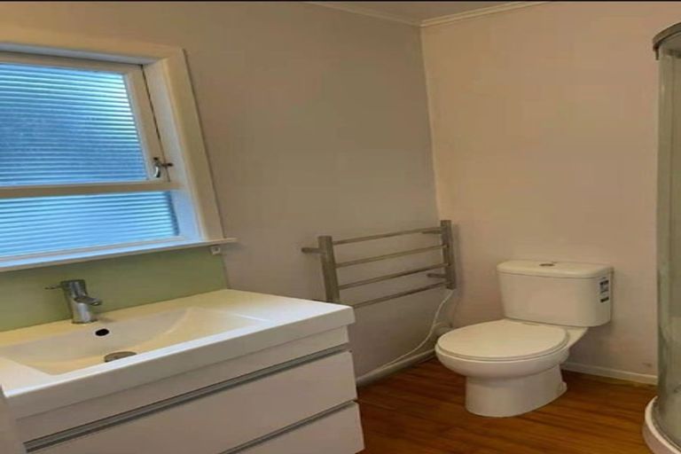 Photo of property in 26 Lyford Crescent, Sunnynook, Auckland, 0620