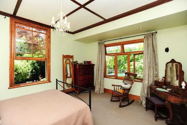 Photo of property in 35 Iona Road, Havelock North, 4130