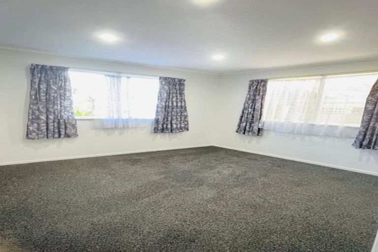 Photo of property in 16 Frangipani Avenue, Manurewa, Auckland, 2102