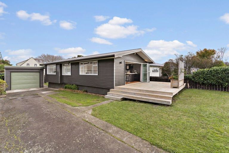 Photo of property in 1/6 Mcleod Road, Weymouth, Auckland, 2103