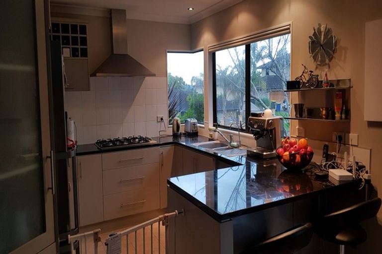 Photo of property in 21 Chadlington Avenue, Henderson, Auckland, 0612