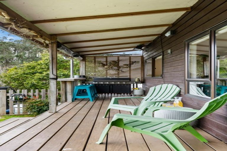 Photo of property in 1/305 Glenfield Road, Glenfield, Auckland, 0629
