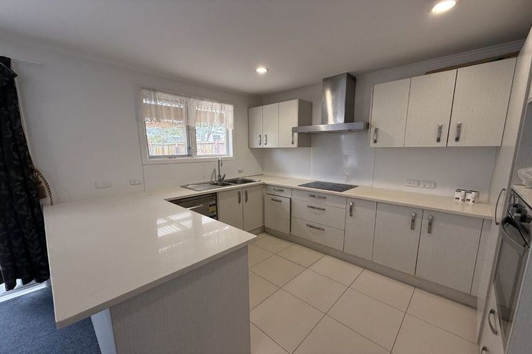 Photo of property in 35 Toru Street, Te Atatu Peninsula, Auckland, 0610