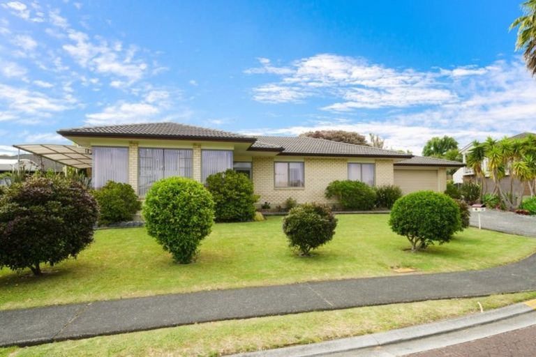 Photo of property in 22 Carnelian Court, Westgate, Auckland, 0614