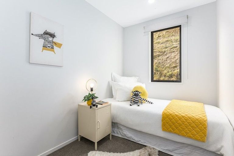 Photo of property in 43 Oakum Road, Whitby, Porirua, 5024