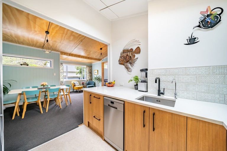 Photo of property in 6 Puriri Street, Eastbourne, Lower Hutt, 5013