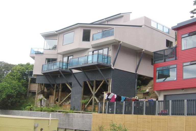 Photo of property in 17b Bank Road, Northland, Wellington, 6012