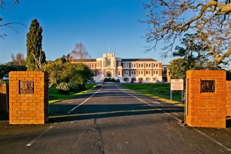 Photo of property in 2/54 Northboro Road, Belmont, Auckland, 0622